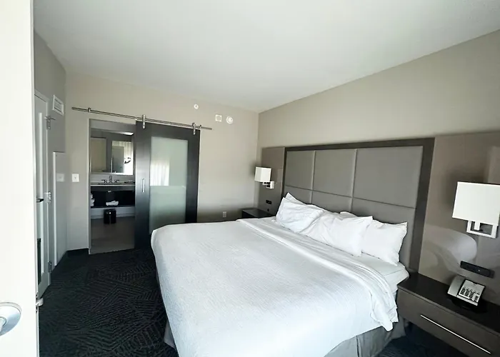 Embassy Suites By Hilton Kansas City Olathe